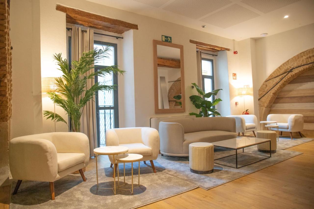 Nqn Aparts & Suites Sevilla المظهر الخارجي الصورة